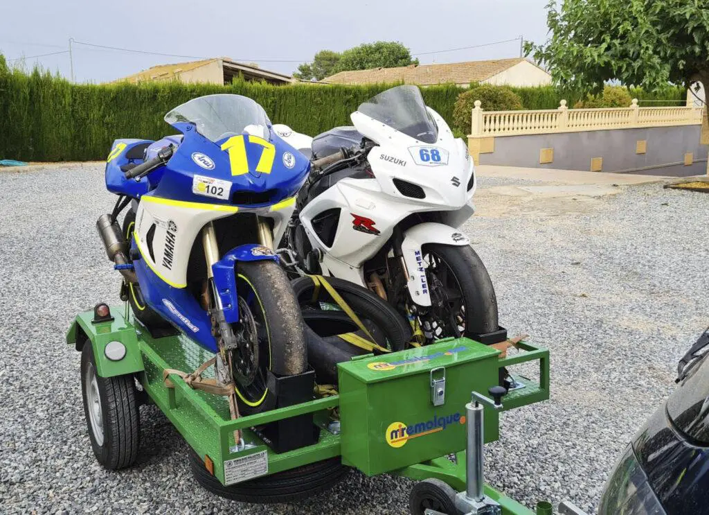 Alquiler de remolques económicos y de alta calidad en Valencia para transportar vehículos, coches, barcos, motos, quads, cargas, materiales, muebles, mudanzas, caballos, miremolque.net