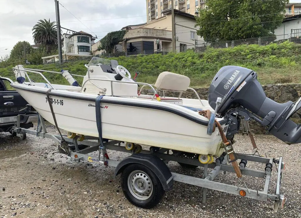 Alquiler de remolques económicos y de alta calidad en Valencia para transportar vehículos, coches, barcos, motos, quads, cargas, materiales, muebles, mudanzas, caballos, miremolque.net